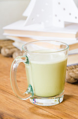 Obraz na płótnie Canvas Green tea latte