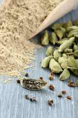 cardamomo semi e polvere