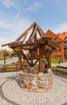 Fototapeta Medieval well in Gniew castle, Poland