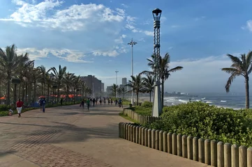 Gordijnen Loop langs de kustweg langs uShaka in de stad Durban © intsys