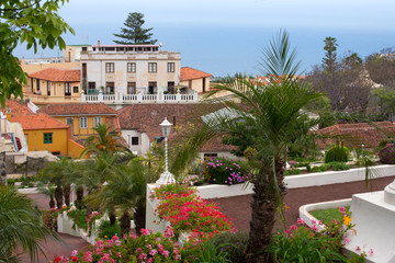 Fototapeta na wymiar La Orotava -Tenerife-public victoria garden