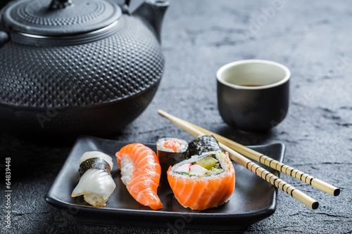 Суши, роллы, японская кухня без смс