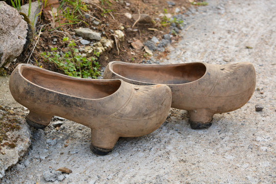 Zapatos asturianos new arrivals de madera