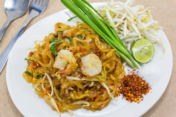 pad thai (thai food street)