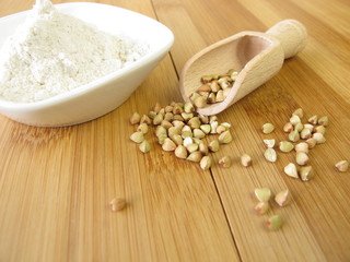 Buchweizen und Buchweizenvollkornmehl