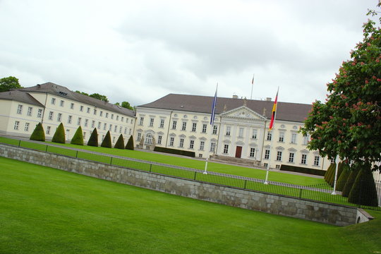 Blick auf das Schloss Bellevue in Berlin