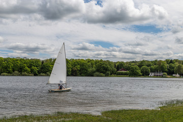 bateau &agrave; voile