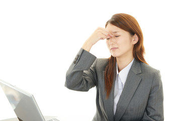 頭痛に悩むＯＬ