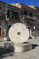 Le sculture di via Penna - Scicli