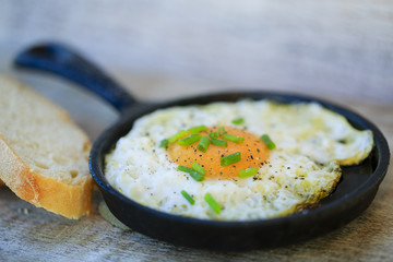 Breakfast, Fried egg with chives