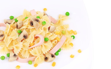 Pasta with ham and mushrooms.