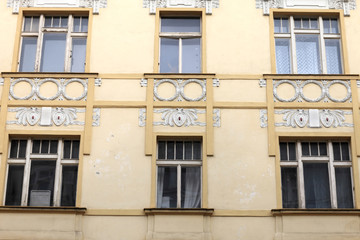 Obraz premium Wall of yellow building