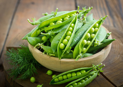 Fresh peas in the bowl