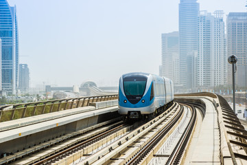 Obraz premium Dubai metro railway