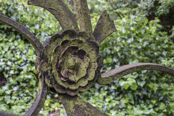 Blume aus Stahl