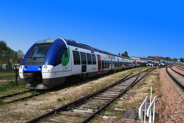 Fototapeta na wymiar Train régional diesel français