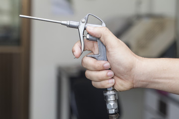 Compressed-air pistol