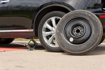 Changing the wheel on a car