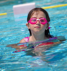 cours de natation en piscine