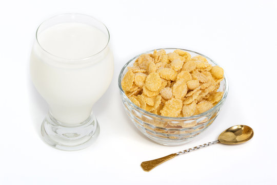 breakfast of cornflakes with milk