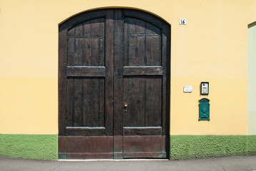 Porta garage di legno, portone