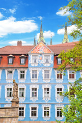 Fototapeta premium Das sogenannte blaue Hellerhaus in Bamberg an der Regnitz