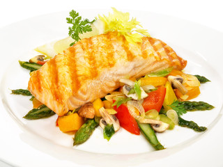 Lachs auf Gemüse