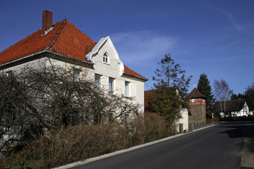 Fototapeta na wymiar Wohnhaus in Meierberg