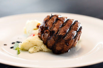 steak with mashed potatoes