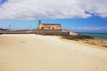Fototapeta na wymiar Arrecife, view of the fortress Castillo de San Gabriel