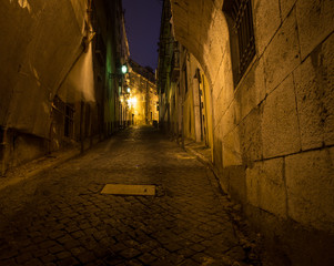 Fototapeta na wymiar LIsbon street at night