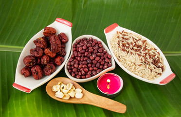 Dried jujube, Heart of lentils, brown rice, Lotus seed