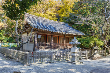 Naklejka premium Small Hall of Kotoku-in Temple in Kamakura