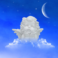 Engel auf Wolken im Himmel
