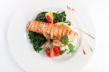 Grilled fish with spinach
