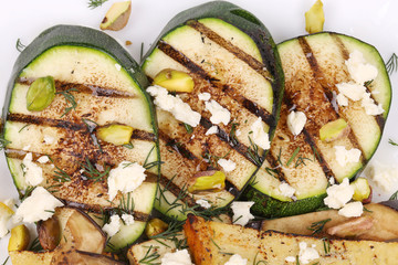 Salad with grilled vegetables and tofu