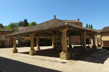 Aquitaine - Dordogne - Cadouin Ancienne halle