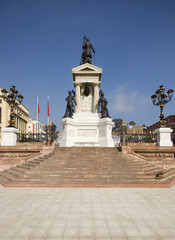 Fototapeta na wymiar Plaza Sotomayor in Valparaiso, Chile