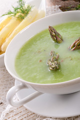 Green asparagus soup