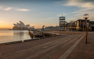 Fototapeta na wymiar Sunrise at Opera house landmark of Sydney, Australia