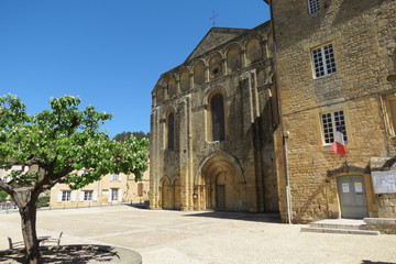Dordogne - Cadouin - Place de l'église