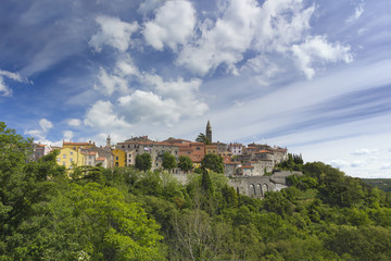 Fototapeta na wymiar Panorama du village du Labin en Croatie