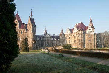 Wschód słońca Zamek Moszna © twotnig