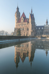 Zamek Moszna, zamek w Mosznej