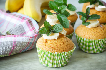 banana muffins