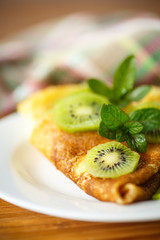 Pancakes with kiwi