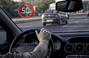 head-up system shows the limit of 50 km/h