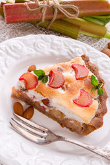rhubarb cakes with meringue and almonds