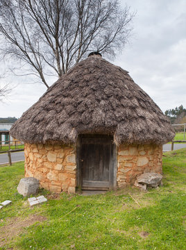Small palloza in Galicia.