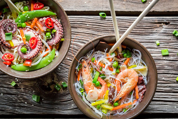 Seafood and fresh vegetables with noodles